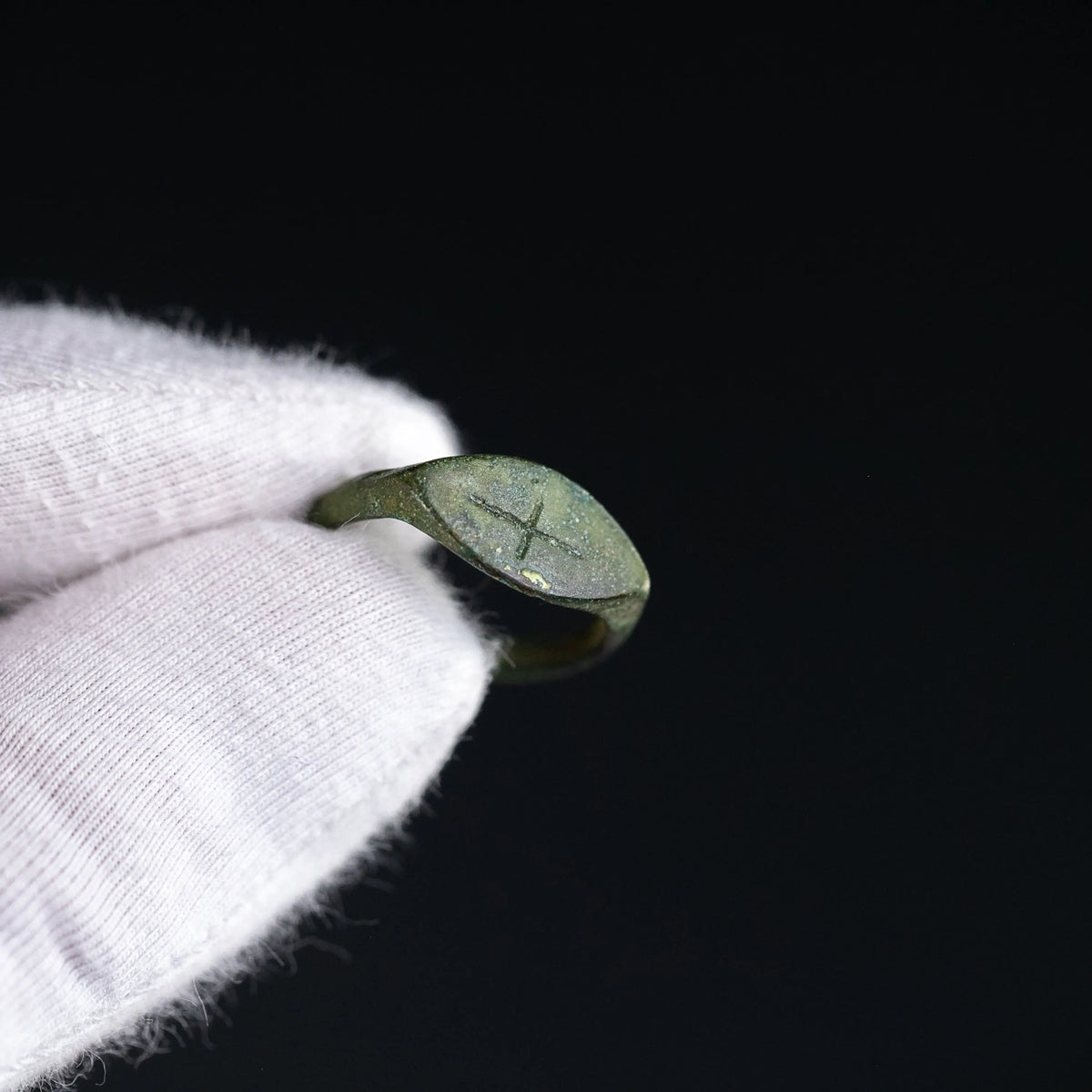 Late Roman Bronze Ring 'Constantinus' (4th-5th c. AD) EU 55/US 7.25