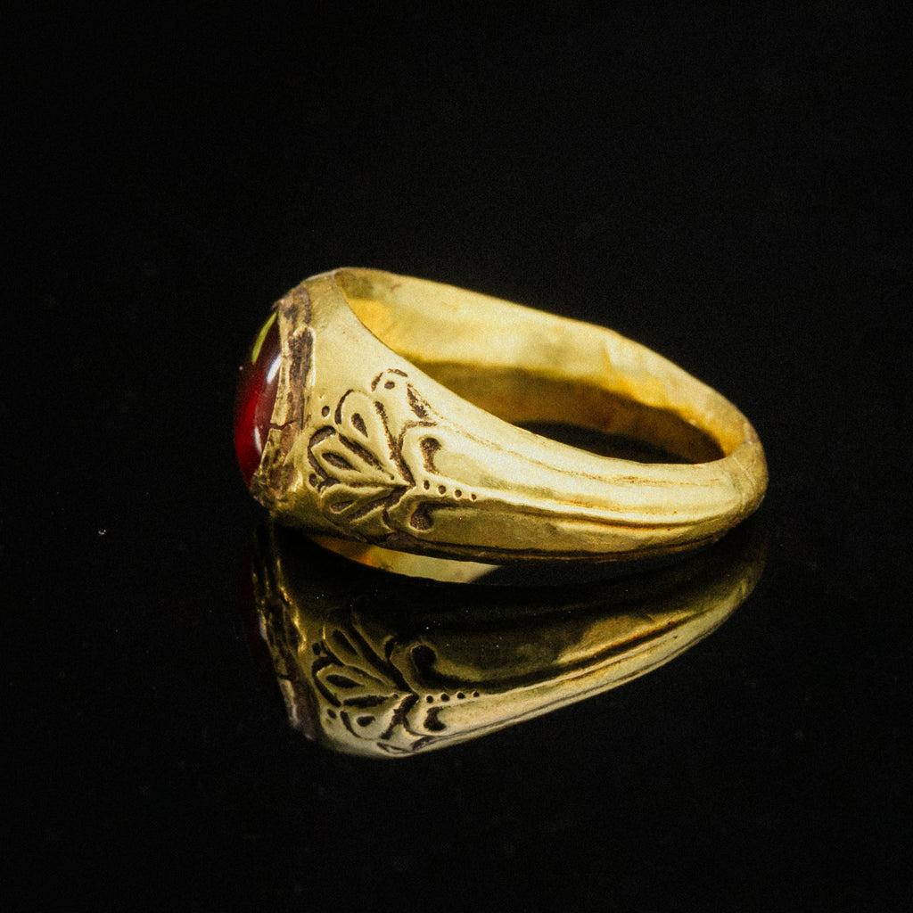 Roman High Karat Gold Ring with Carnelian Cabochon – “Aelius” (2nd–3rd century AD) – EU 56 / US 7.75
