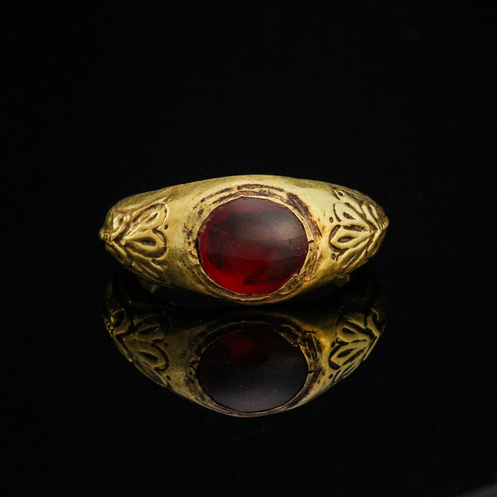Roman High Karat Gold Ring with Carnelian Cabochon – “Aelius” (2nd–3rd century AD) – EU 56 / US 7.75