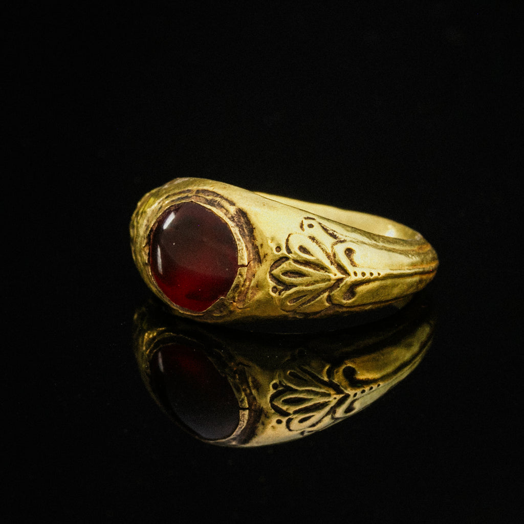 Roman High Karat Gold Ring with Carnelian Cabochon – “Aelius” (2nd–3rd century AD) – EU 56 / US 7.75