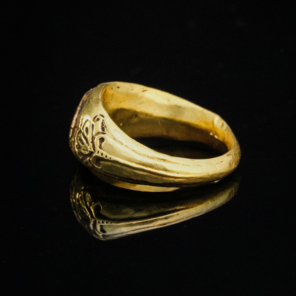 Roman High Karat Gold Ring with Carnelian Cabochon – “Aelius” (2nd–3rd century AD) – EU 56 / US 7.75