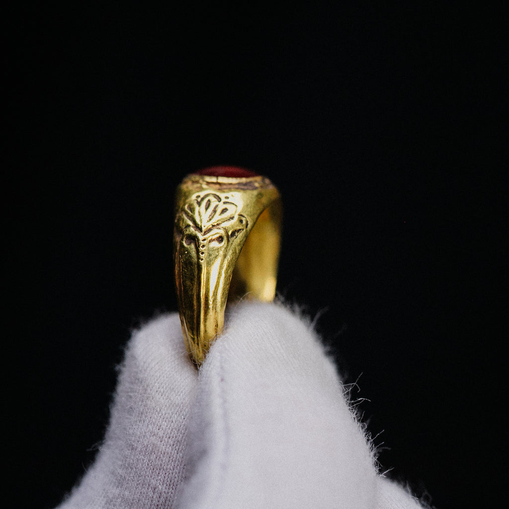 Roman High Karat Gold Ring with Carnelian Cabochon – “Aelius” (2nd–3rd century AD) – EU 56 / US 7.75