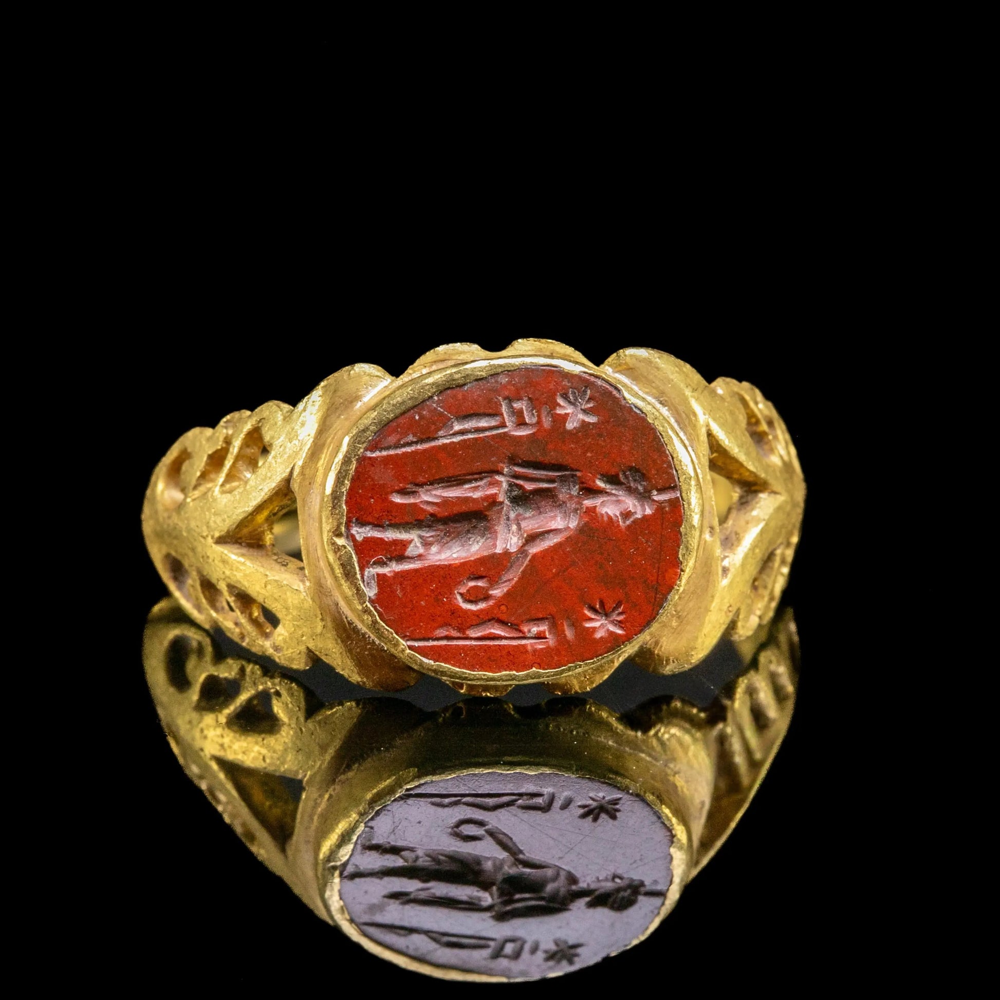 Roman Gold Ring with Red Jasper Intaglio – “Sol Invictus” (2nd–3rd c. AD) – EU 57 / US 8 - Aurora Antiqua