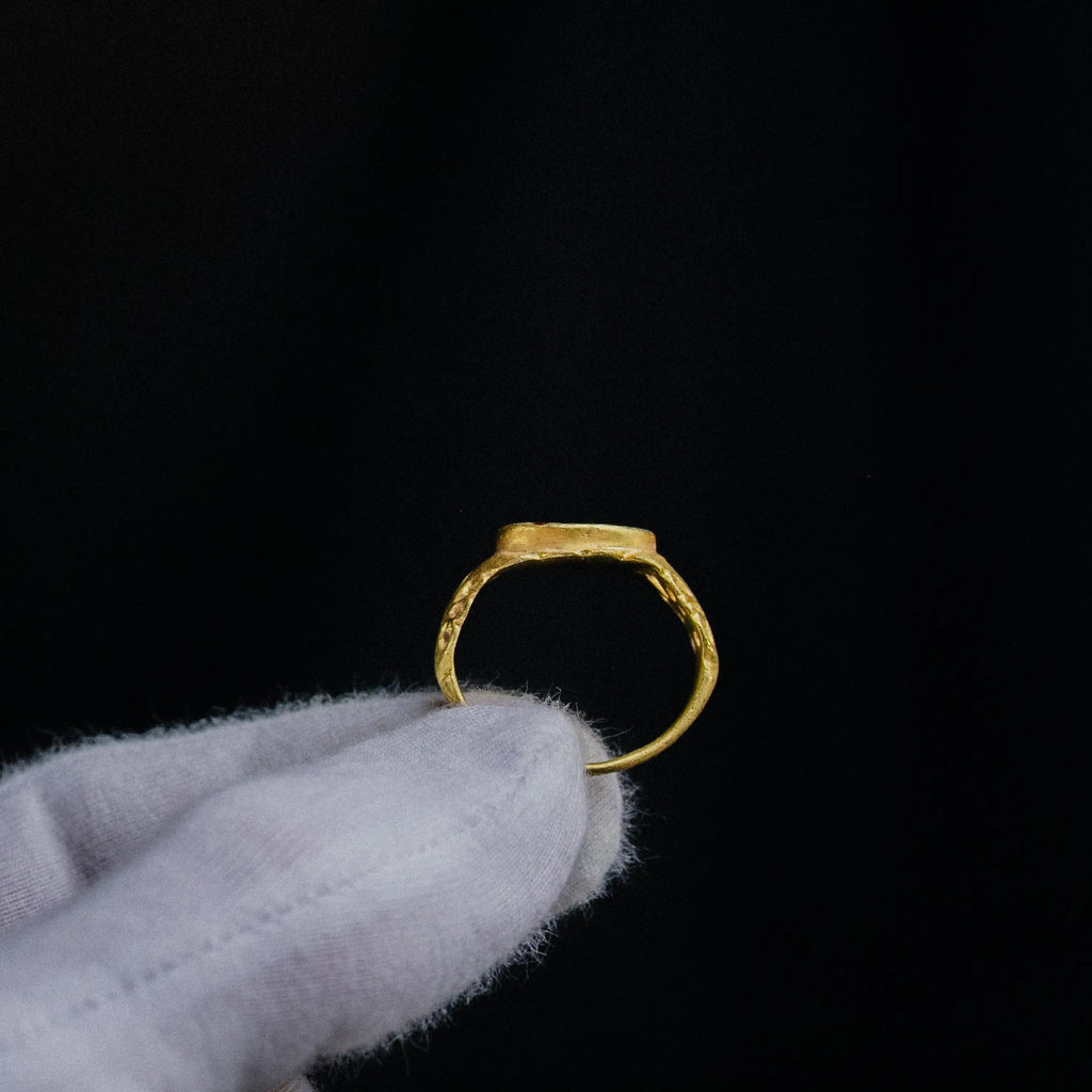 Roman Gold Ring with Red Jasper Intaglio – “Sol Invictus” (2nd–3rd c. AD) – EU 57 / US 8 - Aurora Antiqua