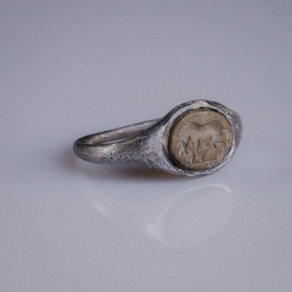 Roman Silver Ring with Cream Stone Intaglio of Horse – “Equitius” (1st–3rd c. AD) – EU 53.5 / US 6.75 Aurora Antiqua