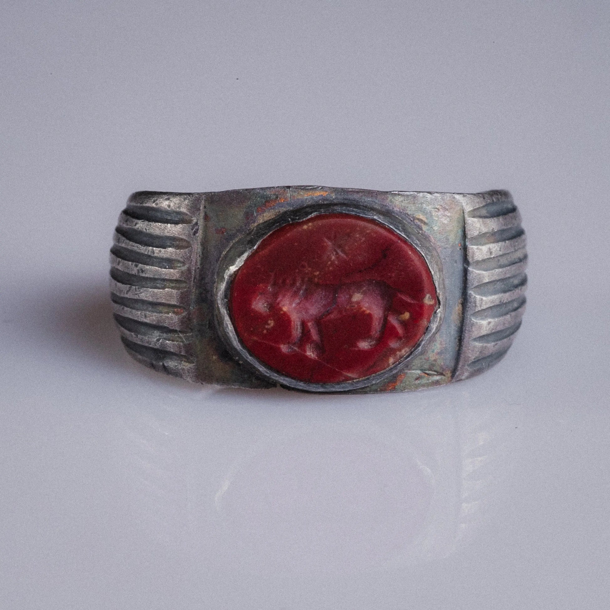 Eastern Roman / Sasanian Silver Ring with Red Jasper Intaglio – “Leo Astralis” (5th–6th c. AD) – EU 59 / US 9 - Aurora Antiqua