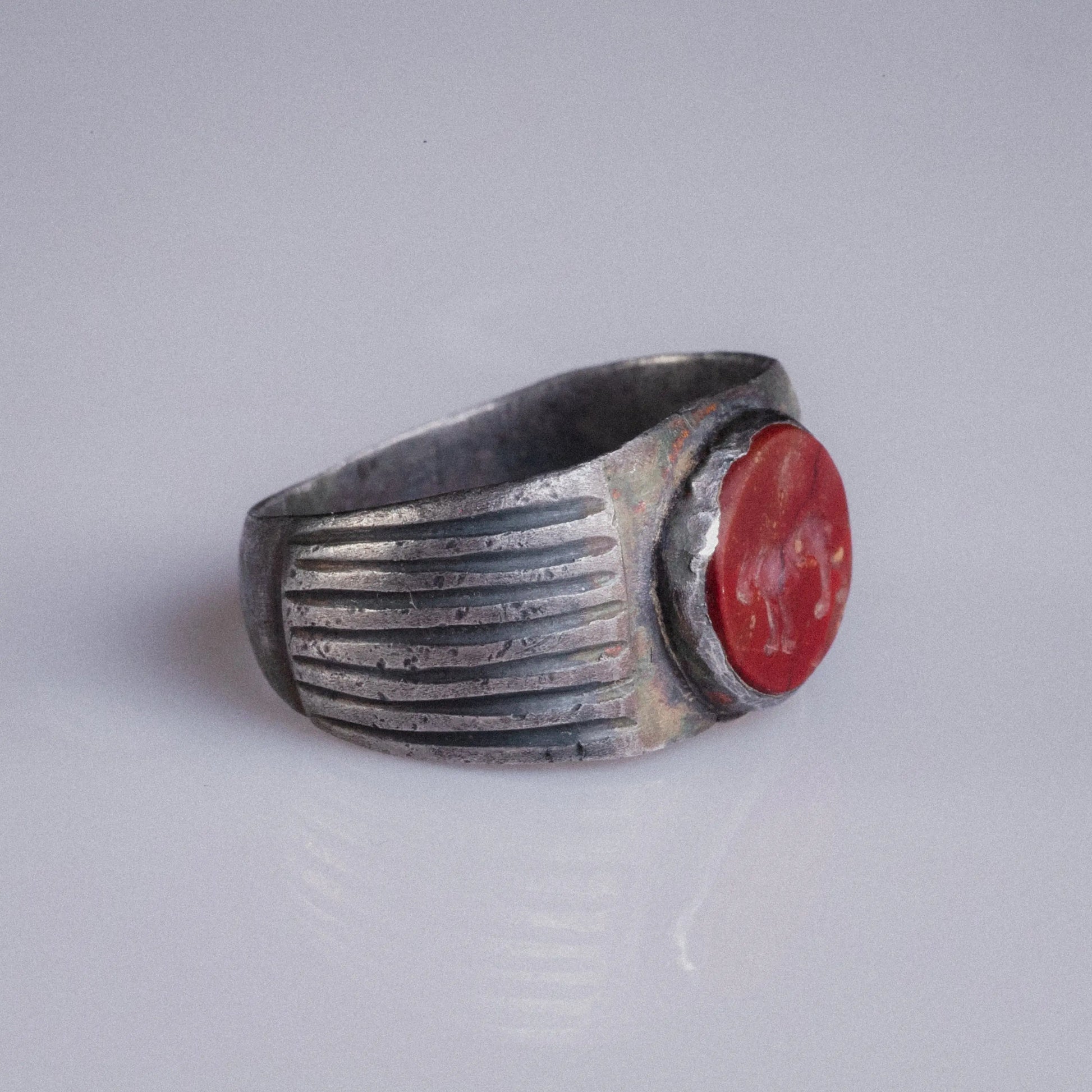 Eastern Roman / Sasanian Silver Ring with Red Jasper Intaglio – “Leo Astralis” (5th–6th c. AD) – EU 59 / US 9 - Aurora Antiqua