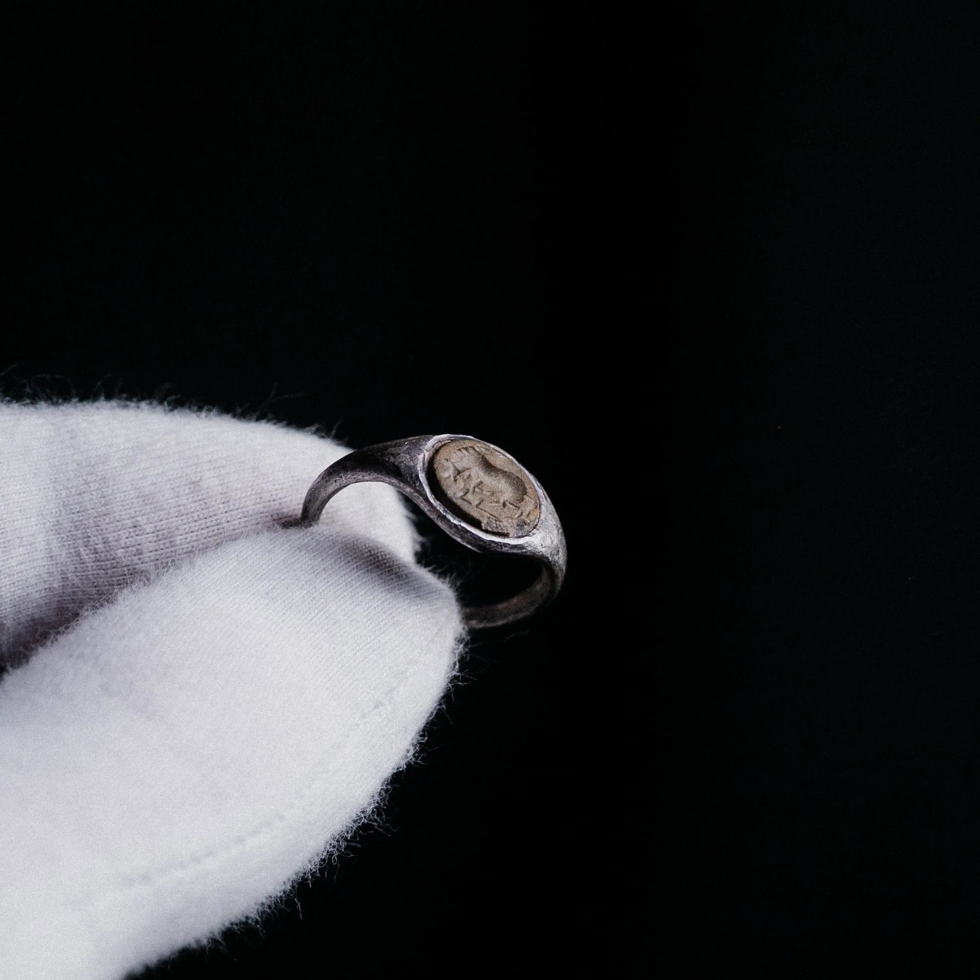 Roman Silver Ring with Cream Stone Intaglio of Horse – “Equitius” (1st–3rd c. AD) – EU 53.5 / US 6.75 Aurora Antiqua