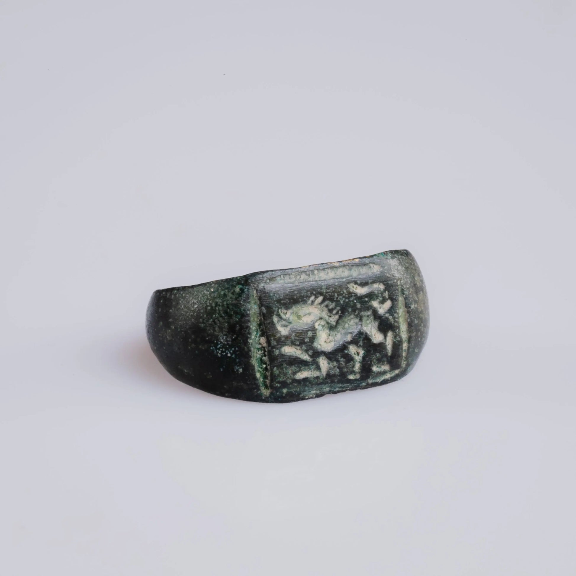Roman Bronze Signet Ring with Horse Motif – “Equus Victor” (1st–3rd c. AD) – EU 47 / US 4.75 Aurora Antiqua