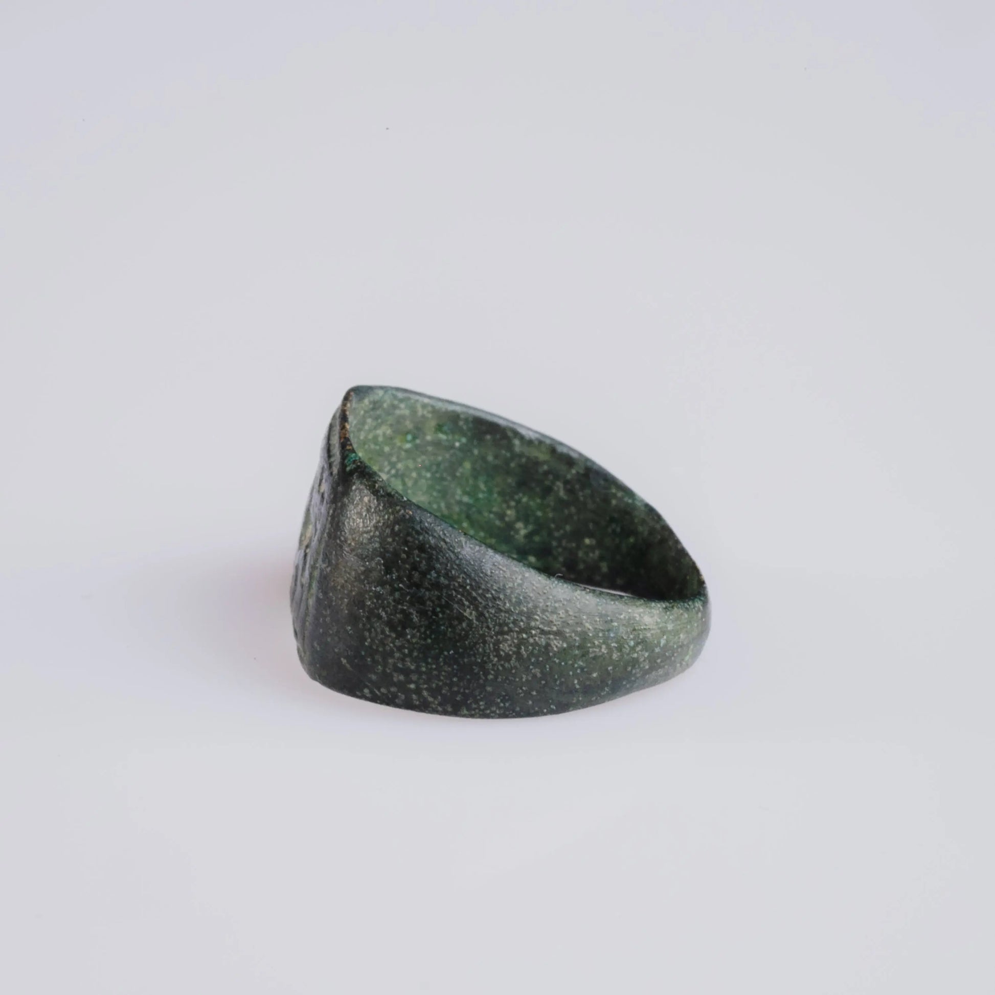 Roman Bronze Signet Ring with Horse Motif – “Equus Victor” (1st–3rd c. AD) – EU 47 / US 4.75 Aurora Antiqua