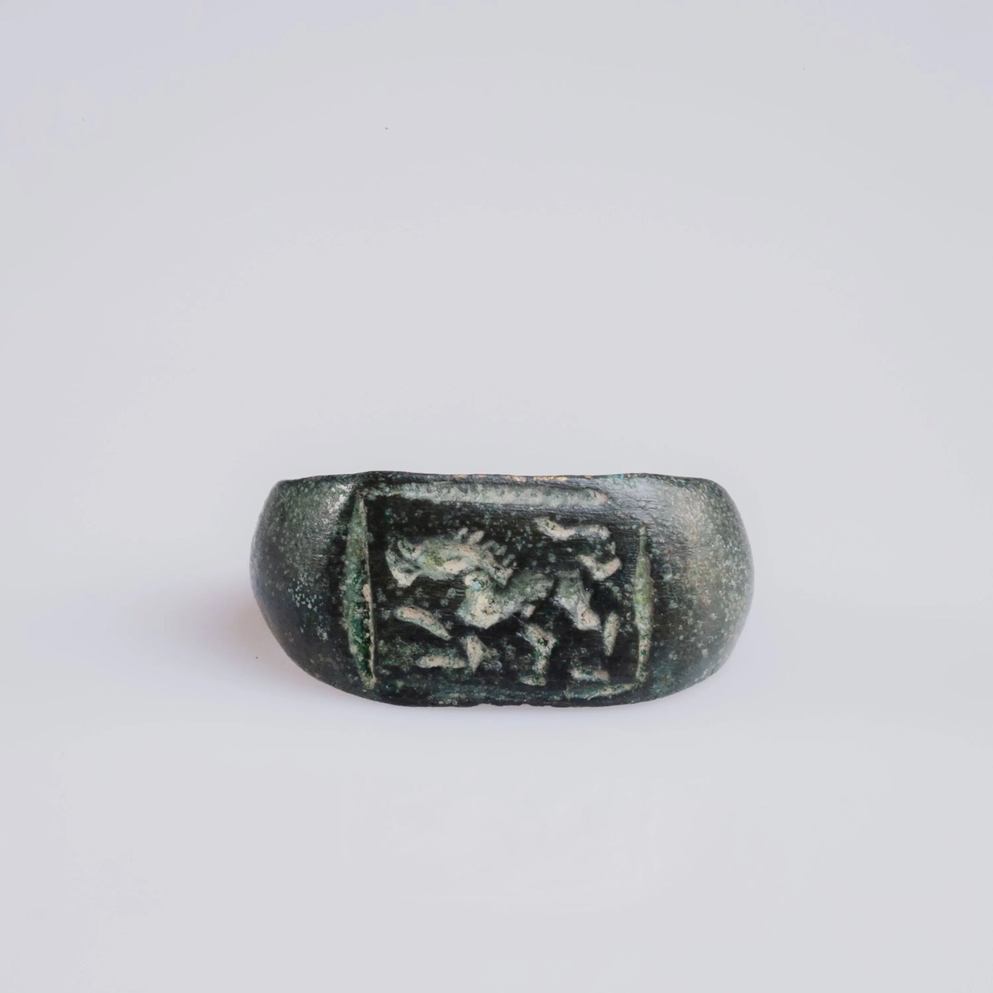 Roman Bronze Signet Ring with Horse Motif – “Equus Victor” (1st–3rd c. AD) – EU 47 / US 4.75 Aurora Antiqua