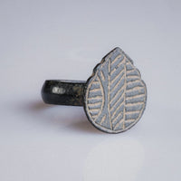 Medieval Bronze Ring with Leaf-Patterned Bezel – “Matthias” (11th–14th c. AD) – EU 55 / US 7.25 Aurora Antiqua