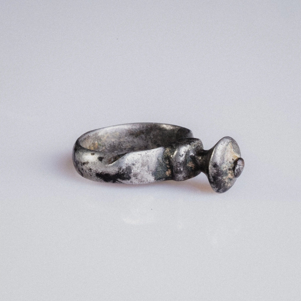 Medieval Silver Ring with Button Bezel – “Oswin” (9th–11th c. AD) – EU 47 / US 4.75 Aurora Antiqua