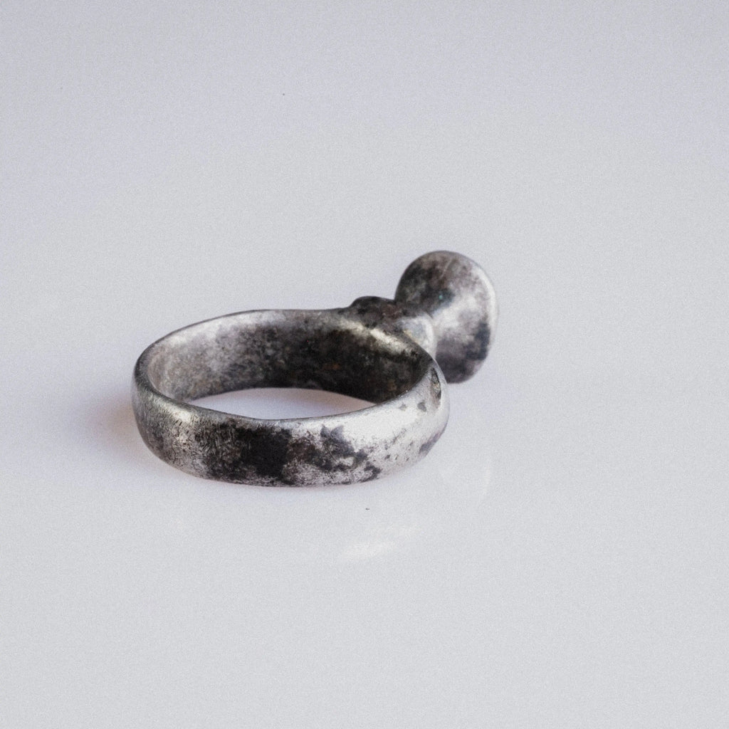 Medieval Silver Ring with Button Bezel – “Oswin” (9th–11th c. AD) – EU 47 / US 4.75 Aurora Antiqua