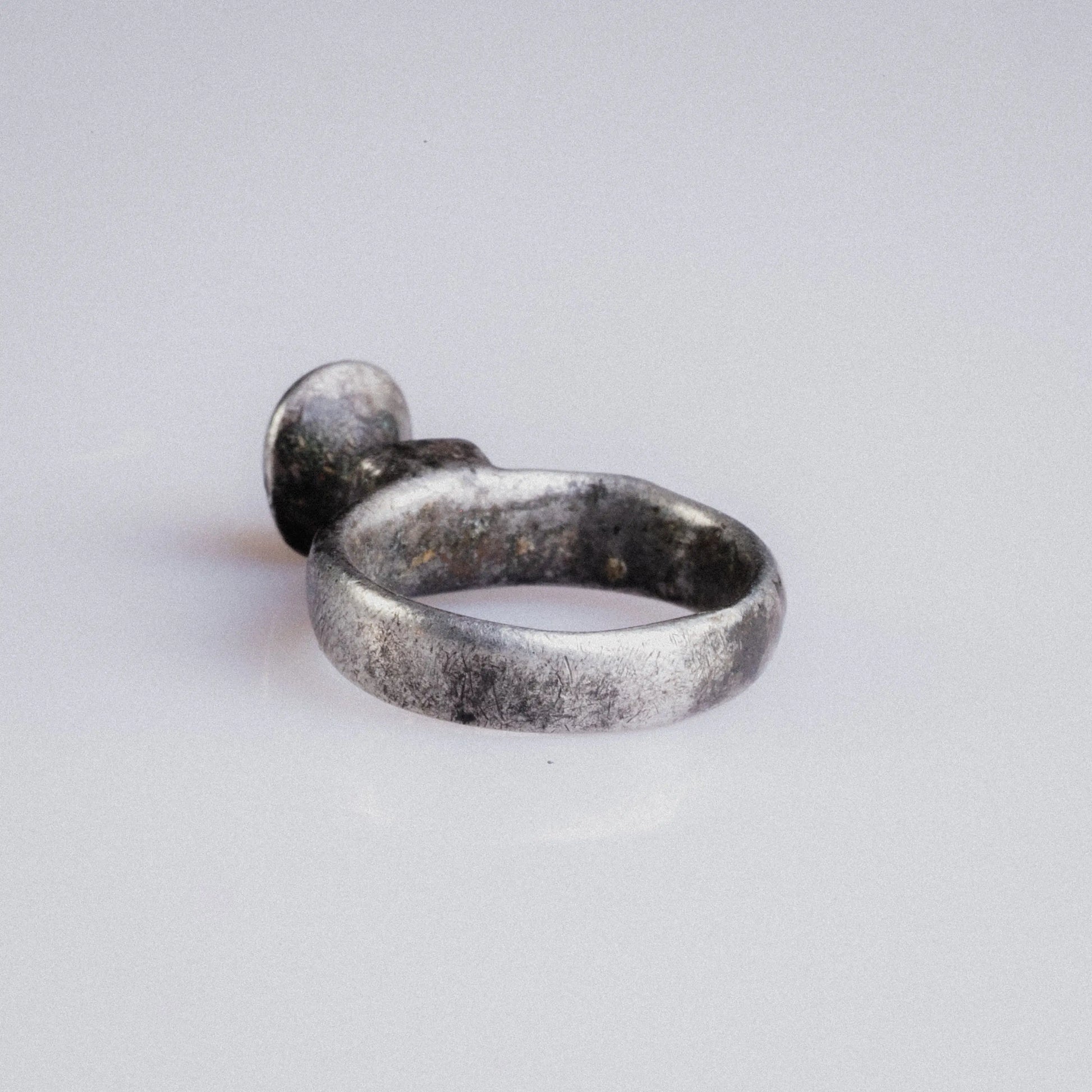 Medieval Silver Ring with Button Bezel – “Oswin” (9th–11th c. AD) – EU 47 / US 4.75 Aurora Antiqua