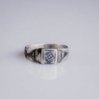 Early Medieval Silver Ring with Grid-Pattern Bezel – “Alaric” (6th–10th c. AD) – EU 57 / US 8.5 - Aurora Antiqua