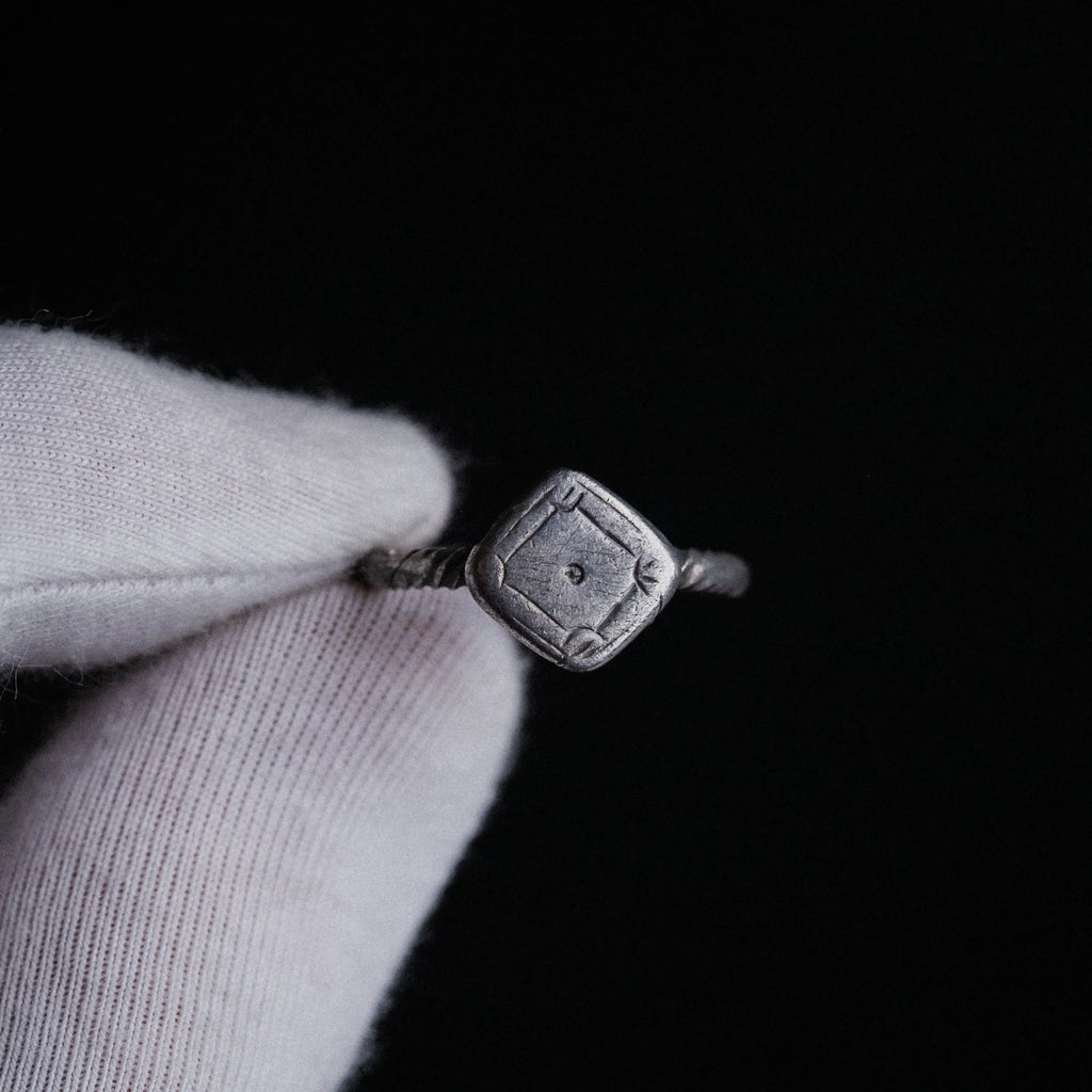 Early Medieval Silver Ring with Square Bezel – “Crescent” (7th–10th c. AD) – EU 58 / US 8.25 Aurora Antiqua