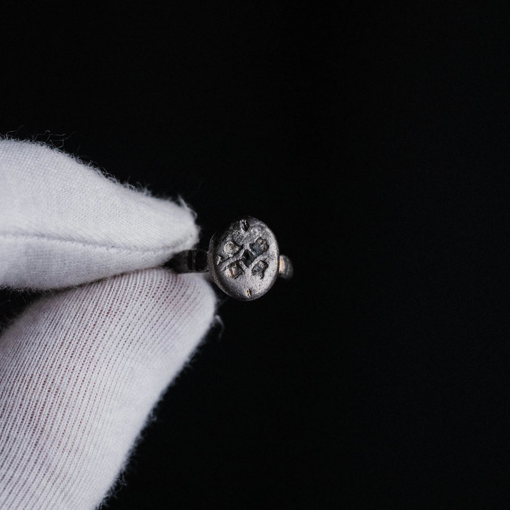 Early Medieval Silver Ring with Cross Motif – “Ward” (9th–12th c. AD) – EU 51 / US 5.75 Aurora Antiqua