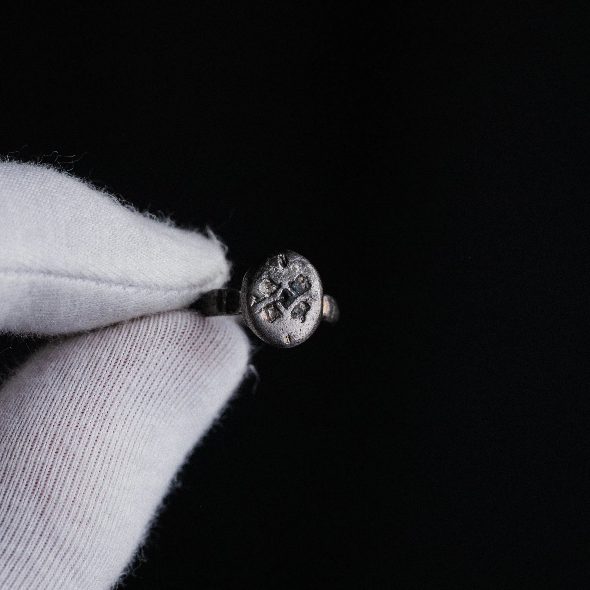 Early Medieval Silver Ring with Cross Motif – “Ward” (9th–12th c. AD) – EU 51 / US 5.75 Aurora Antiqua