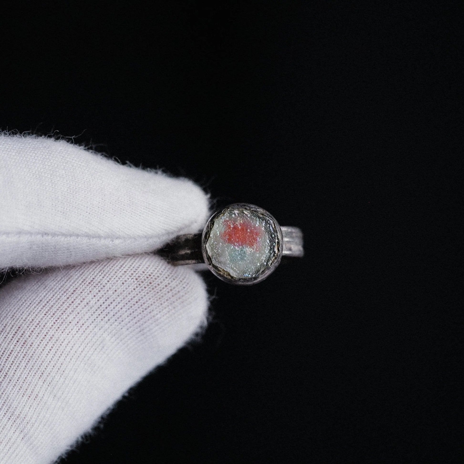 Early Medieval Silver Ring with Glass Inlay – “Corvin” (6th–9th c. AD) – EU 60 / US 9.25 Aurora Antiqua