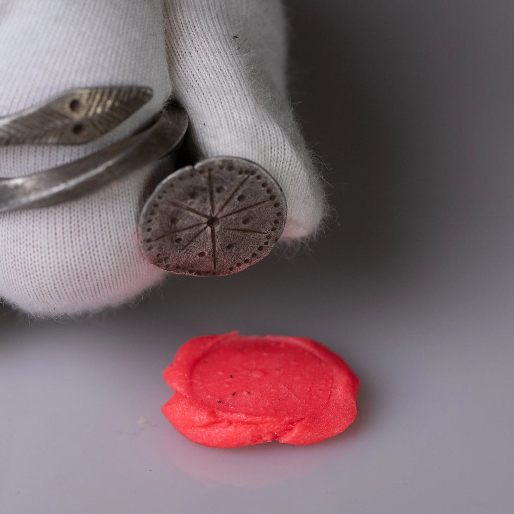 Medieval Silver Serpent-Amulet Ring with Sunburst Seal – “Serapis” (12th–14th c. AD) – EU 62 / US 10 Aurora Antiqua