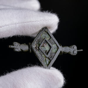 Roman Bronze Turtle-Head Fibula with Enamel Inlay – “Lucius” (2nd c. AD) Aurora Antiqua