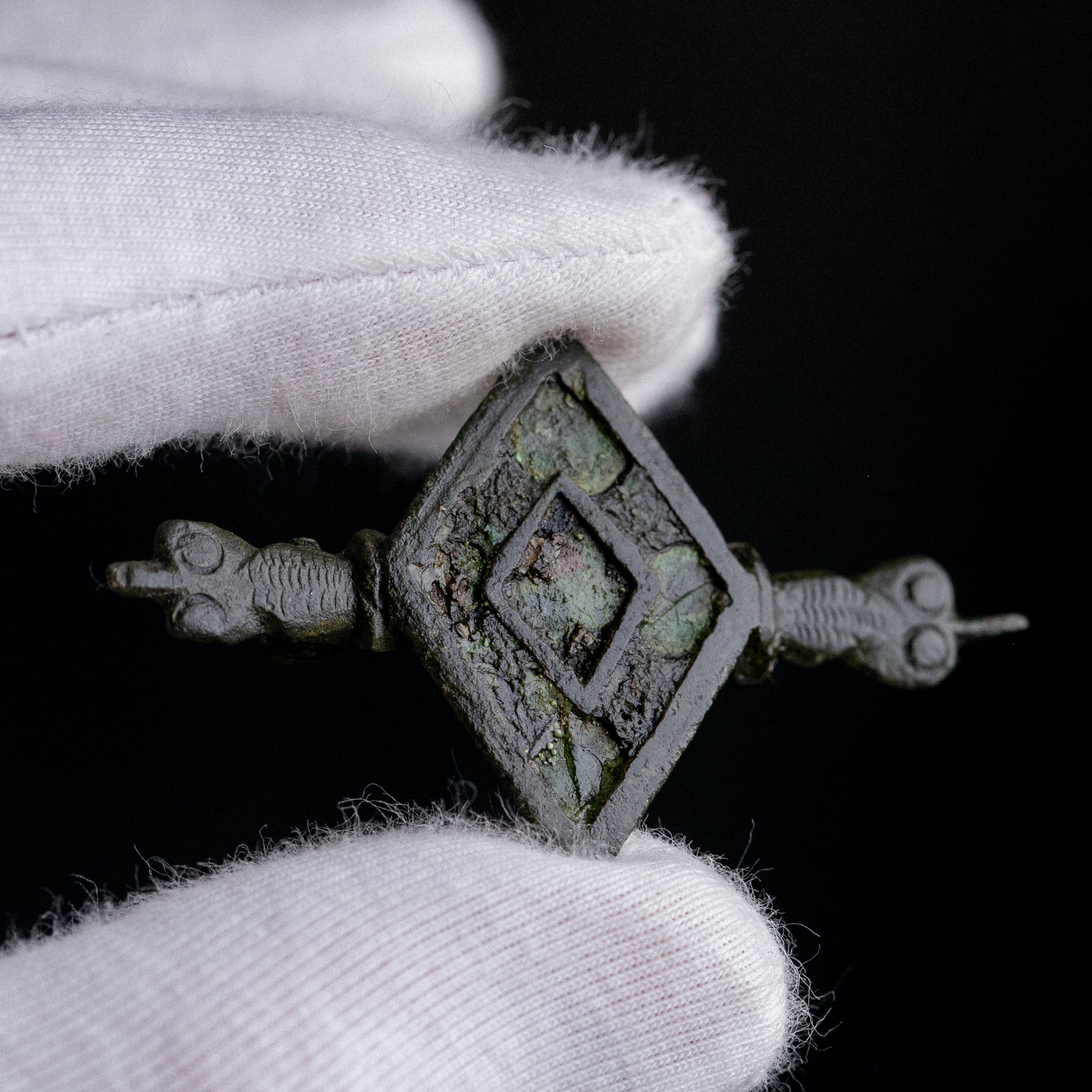 Roman Bronze Turtle-Head Fibula with Enamel Inlay – “Lucius” (2nd c. AD) Aurora Antiqua