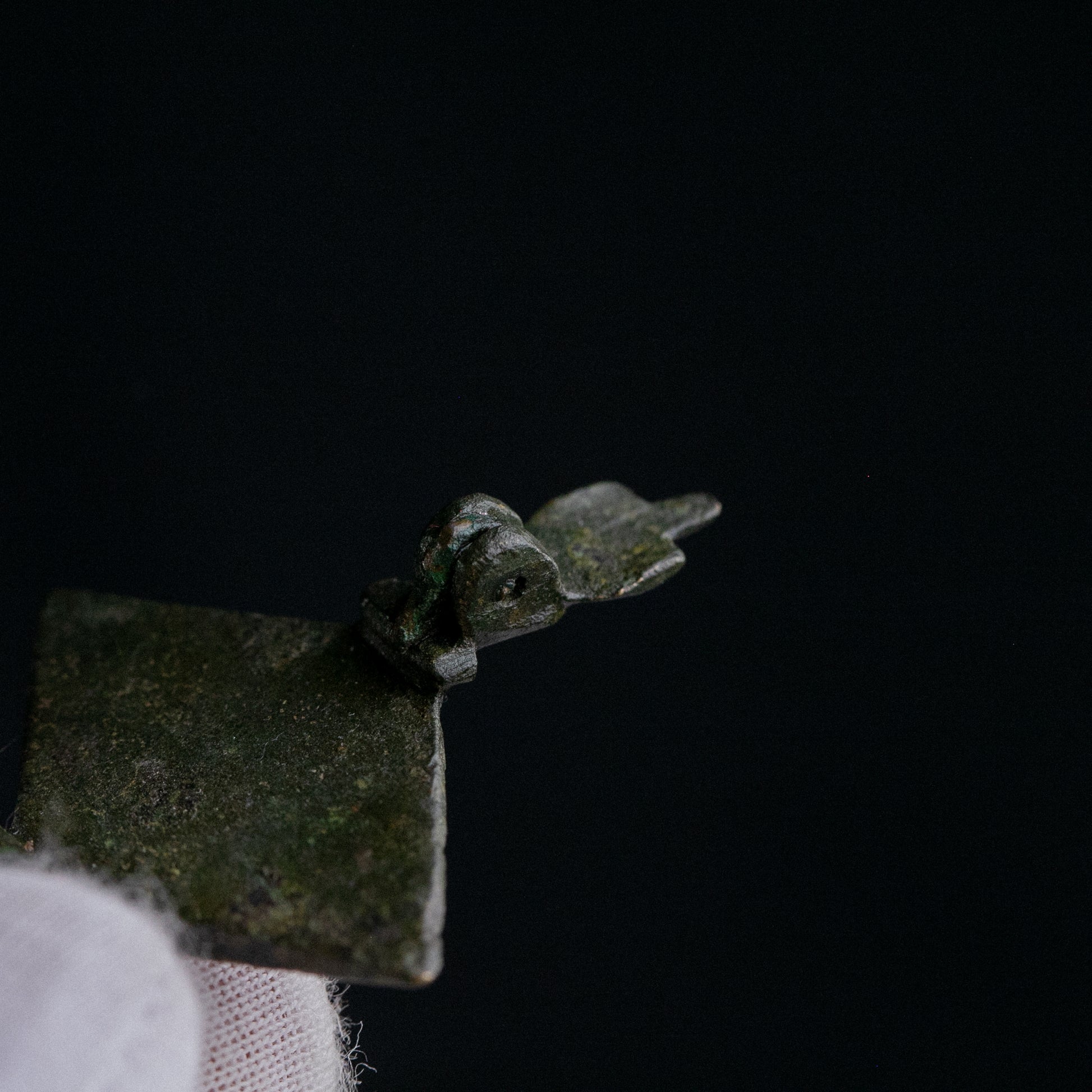 Roman Bronze Turtle-Head Fibula with Enamel Inlay – “Lucius” (2nd c. AD) Aurora Antiqua