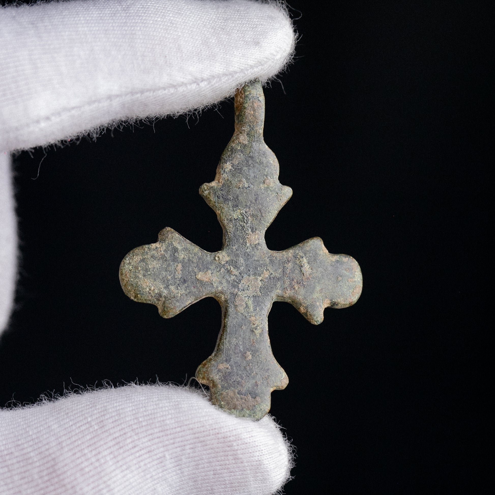 Medieval Bronze Cross Pendant – “Oswin” (11th–13th c. AD) Aurora Antiqua