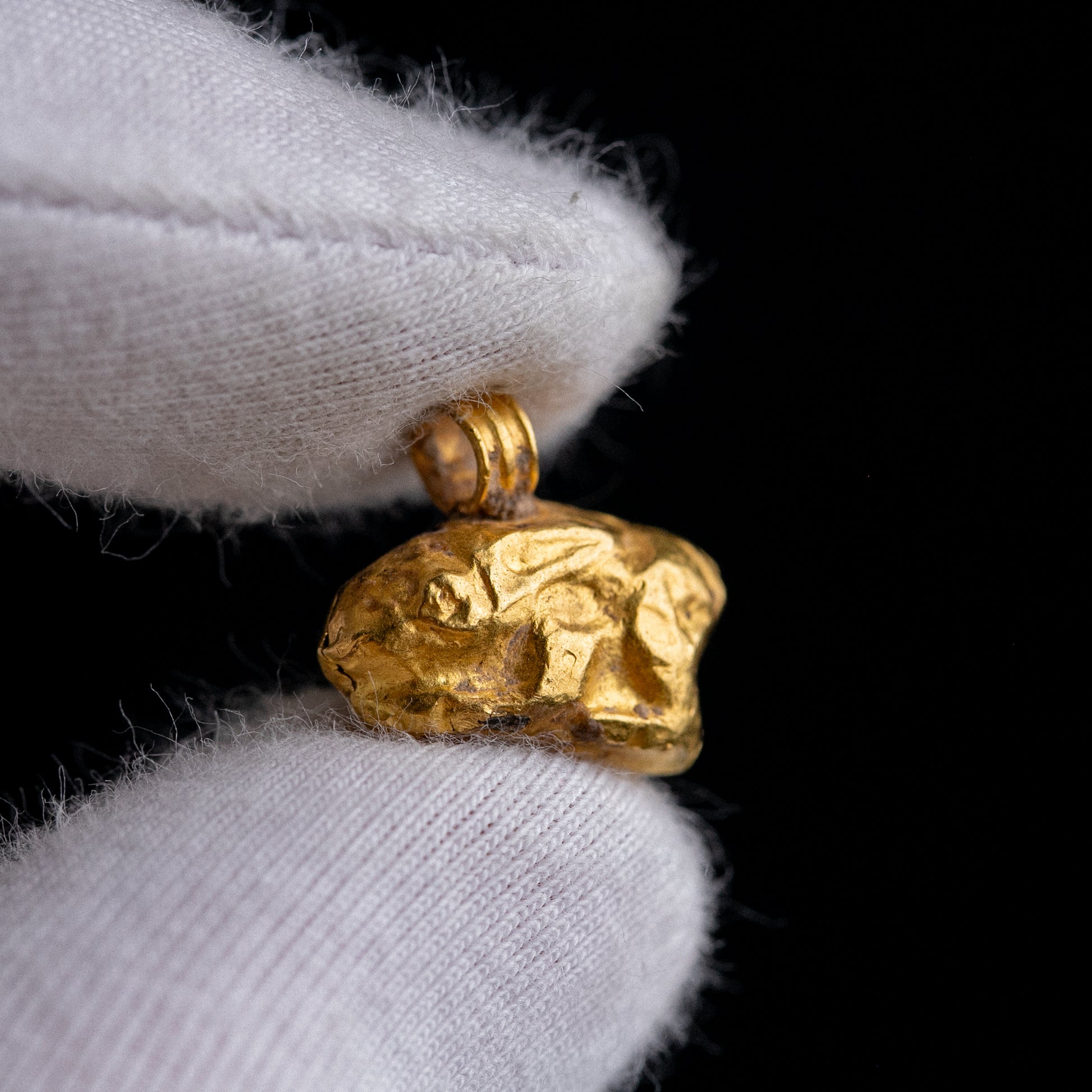 Roman High Karat Gold Rabbit Pendant – “Leporis” (3rd–4th c. AD) Aurora Antiqua