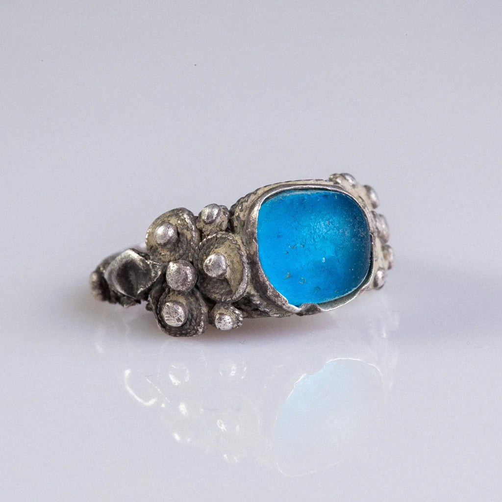 Early Medieval Silver Ring with Blue Glass Inlay – “Nadir” (9th–13th c. AD) – EU 59 / US 8.75 Aurora Antiqua