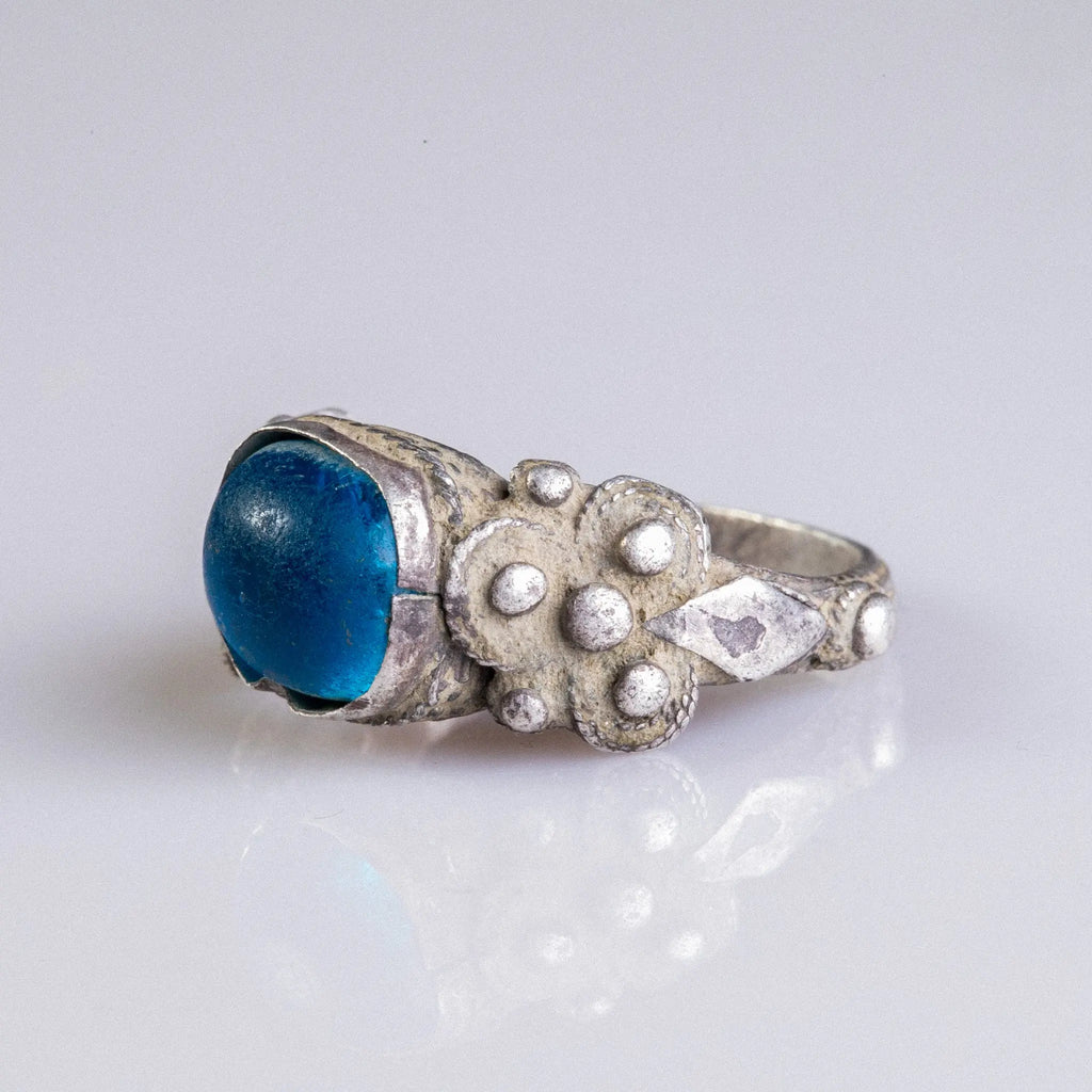 Early Medieval Silver Ring with Blue Glass Inlay – “Nadir” (9th–13th c. AD) – EU 59 / US 8.75 Aurora Antiqua