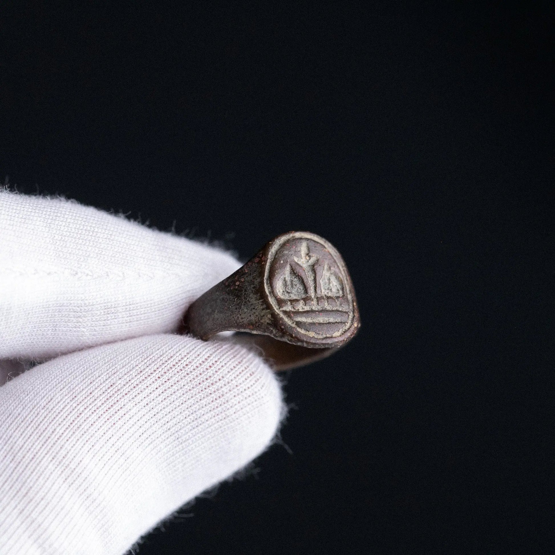 Medieval Bronze Seal Ring – “Laurinus” (14th–15th c. AD) – EU 54 / US 6.75 Aurora Antiqua