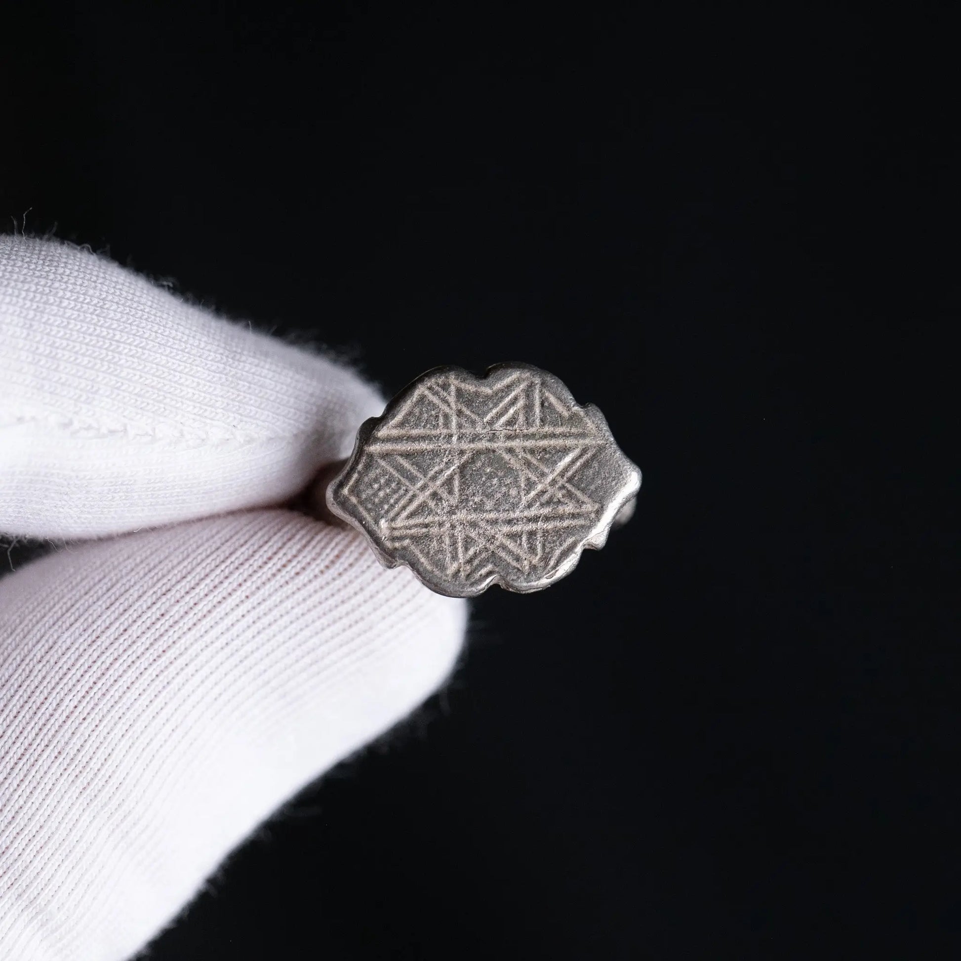 Medieval Silver Ring with Interlaced Star Motif – “Ivor” (12th–14th c. AD) – EU 55 / US 7.25 Aurora Antiqua