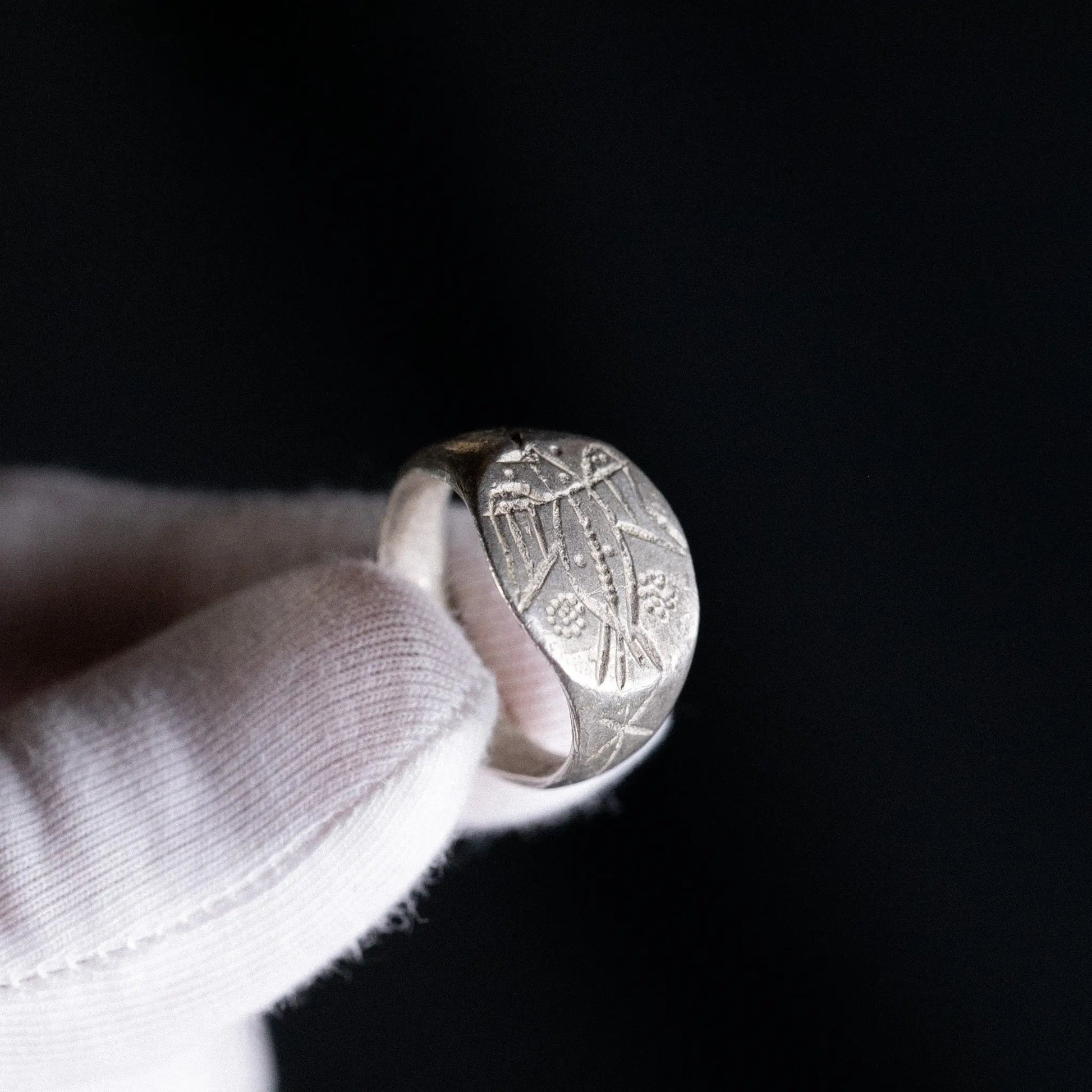 Medieval Silver Ring with Eagle Motif – “Hadric” (13th–15th c. AD) – EU 59 / US 8.75 Aurora Antiqua