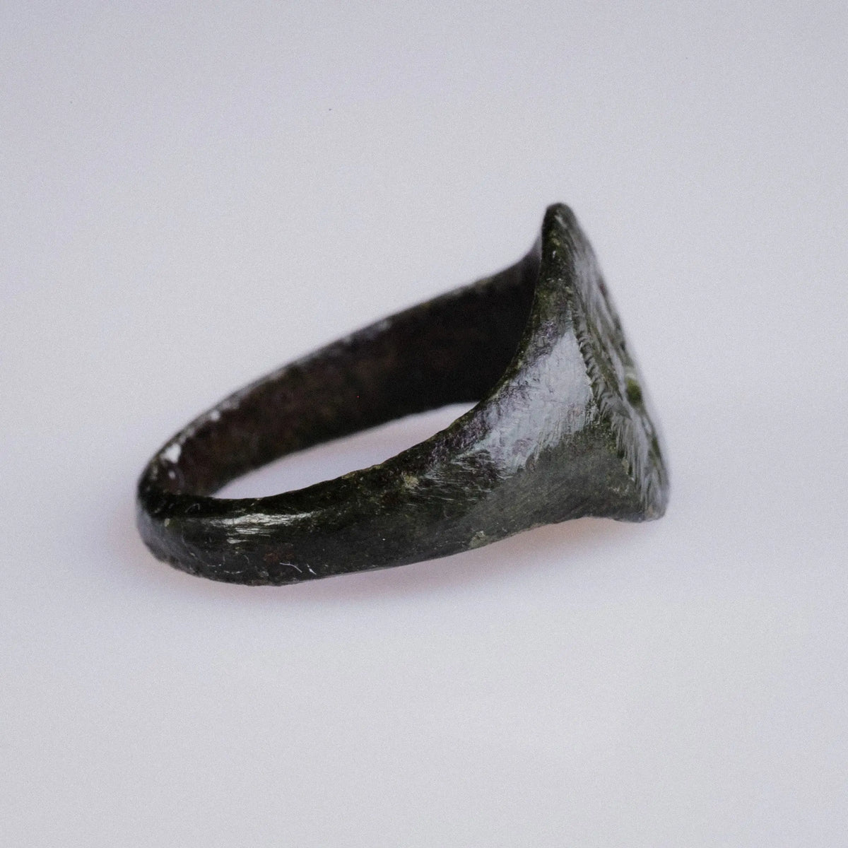 Medieval Bronze Signet Ring 'Eadric' (12th-15th c. AD) EU 51/US 5.75