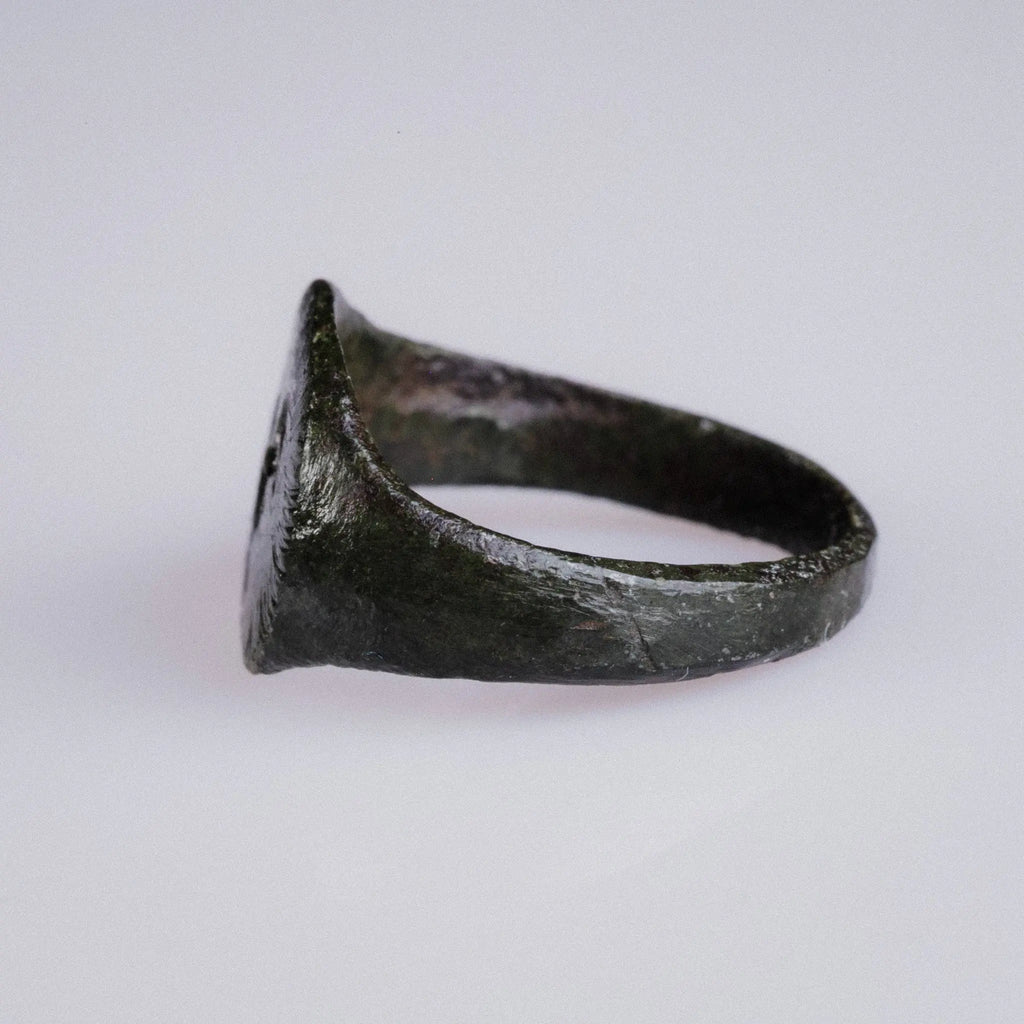 Medieval European Bronze Signet Ring with Bird Motif – “Eadric” (12th–15th c. AD) – EU 51 / US 5.75 Aurora Antiqua