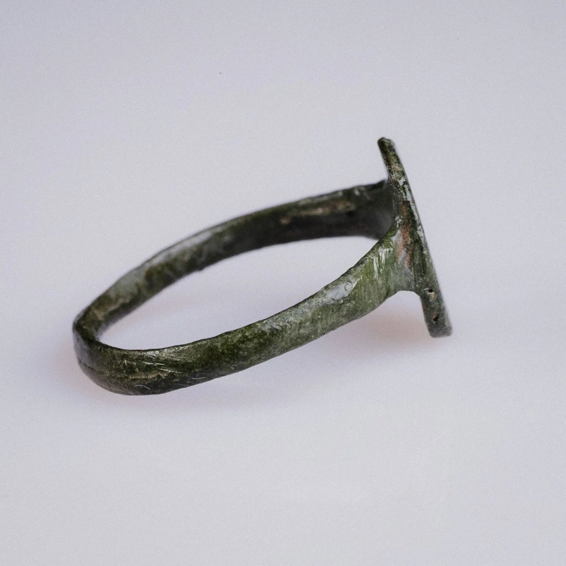 Medieval European Bronze Signet Ring with Bird Motif – “Osbert” (12th–15th c. AD) – EU 52 / US 6.25 Aurora Antiqua