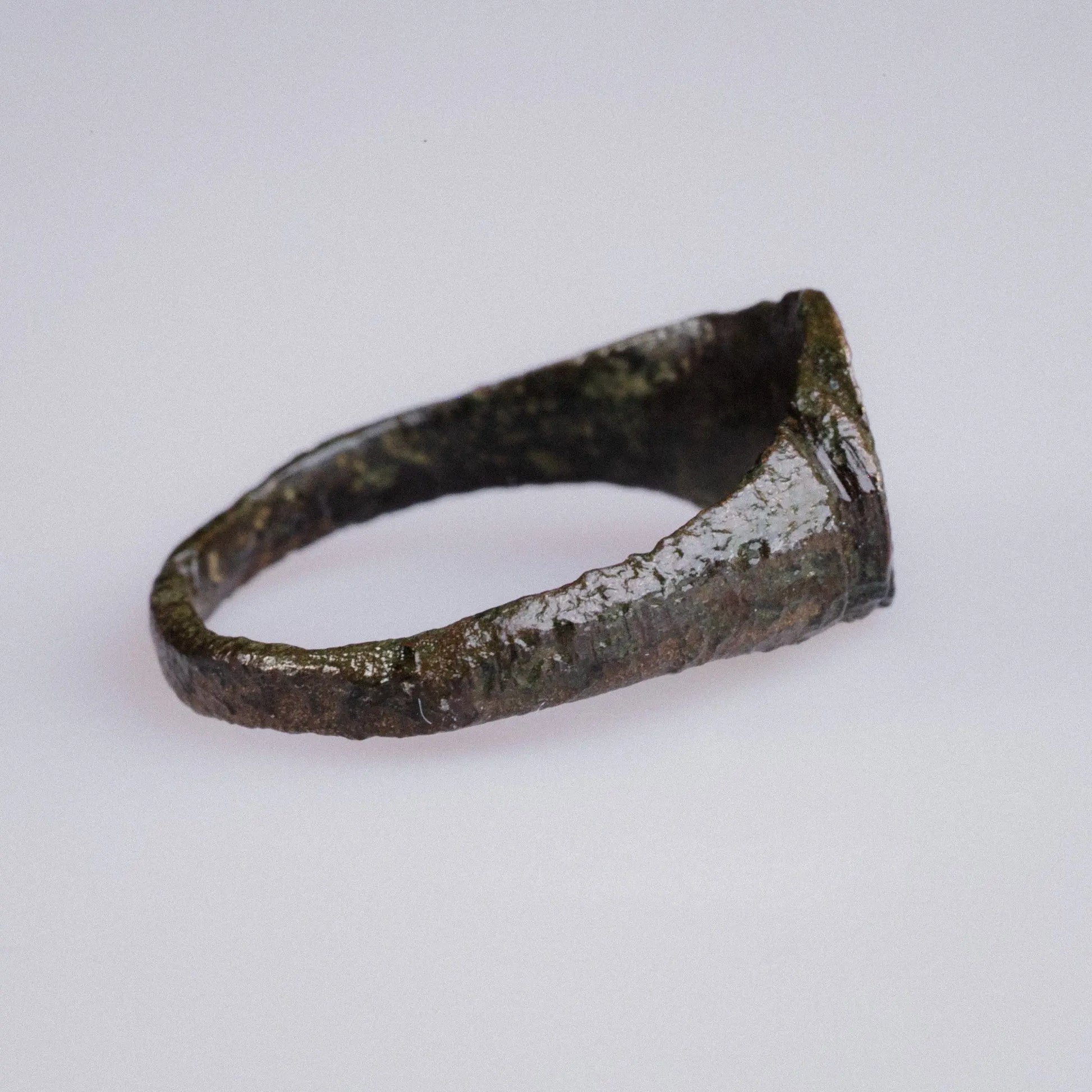 Medieval European Bronze Signet Ring with Bird Motif – “Alard” (12th–15th c. AD) – EU 52 / US 6.25 Aurora Antiqua