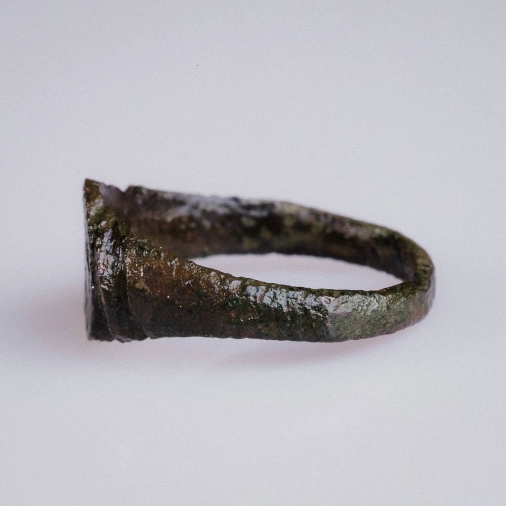 Medieval European Bronze Signet Ring with Bird Motif – “Alard” (12th–15th c. AD) – EU 52 / US 6.25 Aurora Antiqua