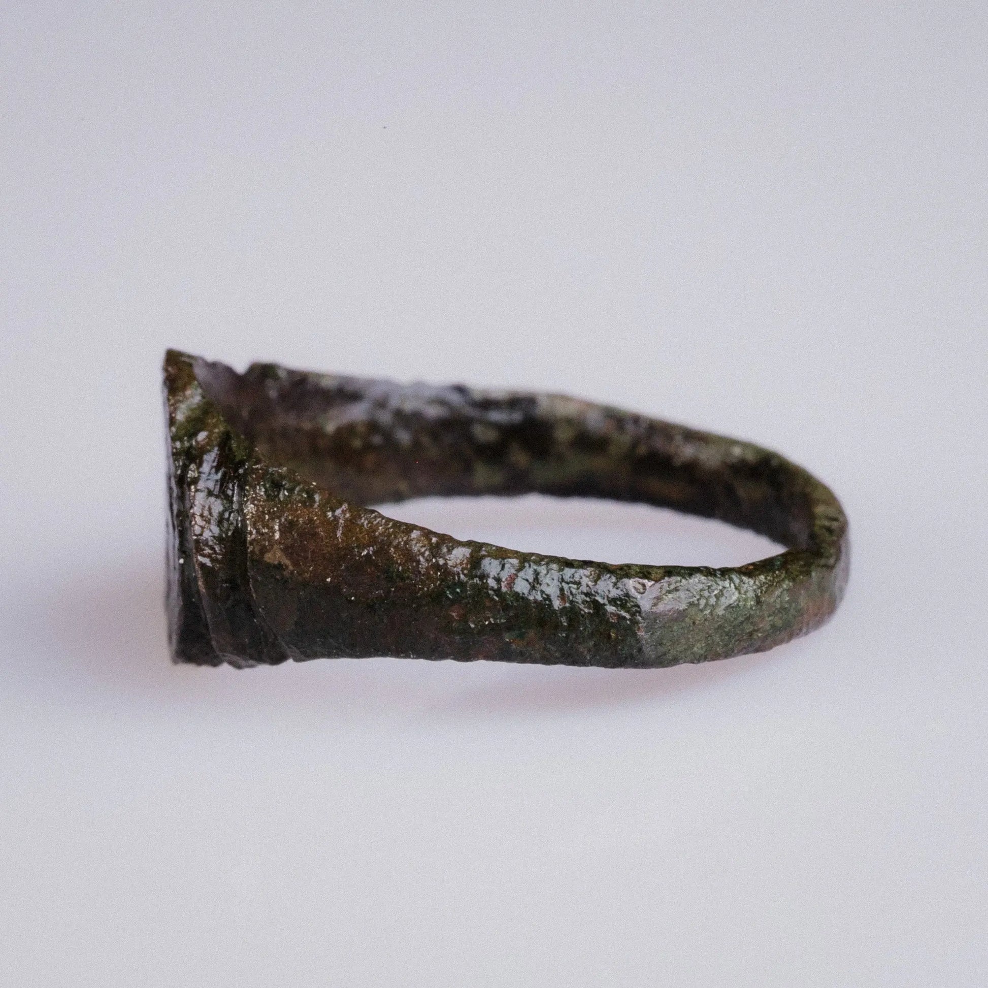 Medieval European Bronze Signet Ring with Bird Motif – “Alard” (12th–15th c. AD) – EU 52 / US 6.25 Aurora Antiqua