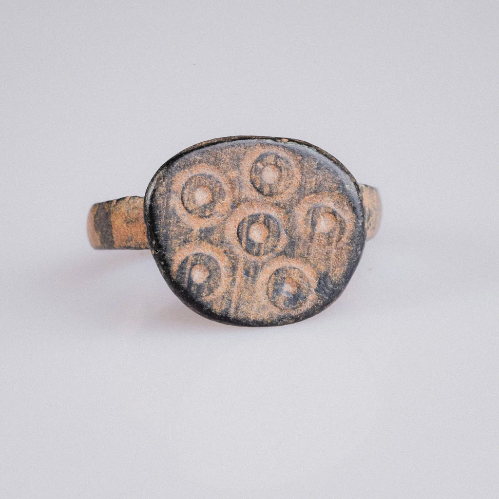 Late Roman Bronze Signet Ring with Punch Dot Motif – “Vigil” (3rd–5th CE) – EU 49 / US 5 Aurora Antiqua