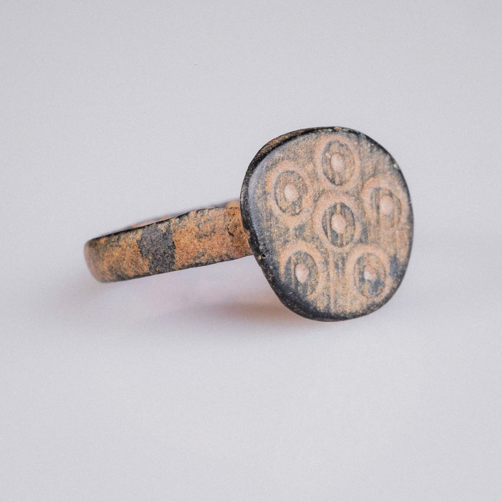 Late Roman Bronze Signet Ring with Punch Dot Motif – “Vigil” (3rd–5th CE) – EU 49 / US 5 Aurora Antiqua