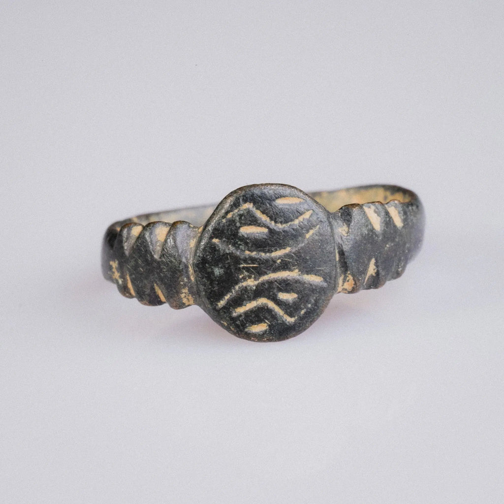 Late Roman Bronze Ring with Apotropaic Motif – “Praesidium” (3rd–5th CE) – EU 51 / US 5.75 Aurora Antiqua