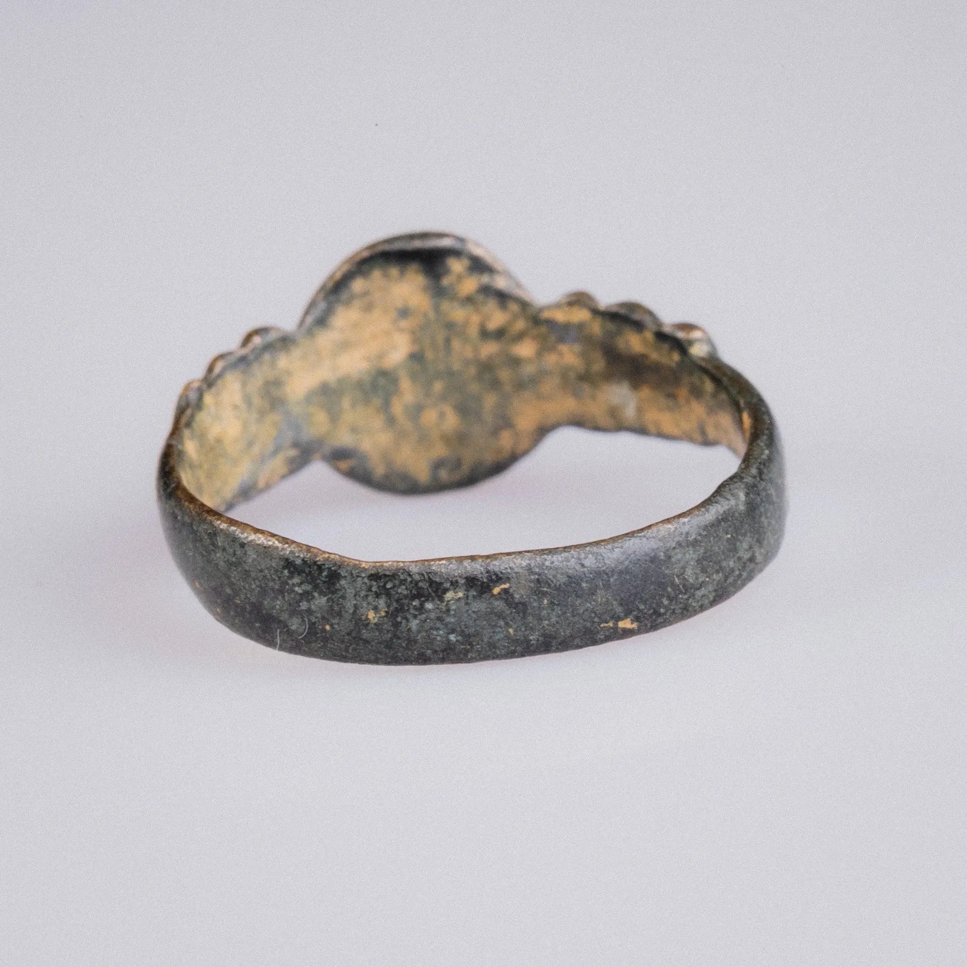 Late Roman Bronze Ring with Apotropaic Motif – “Praesidium” (3rd–5th CE) – EU 51 / US 5.75 Aurora Antiqua