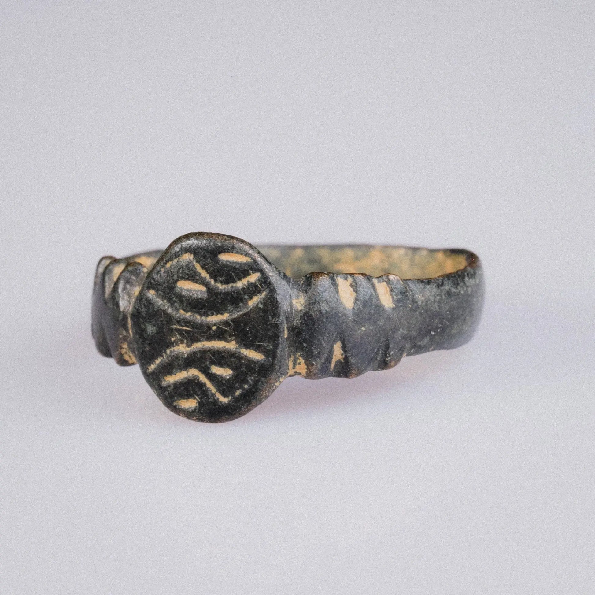 Late Roman Bronze Ring with Apotropaic Motif – “Praesidium” (3rd–5th CE) – EU 51 / US 5.75 Aurora Antiqua