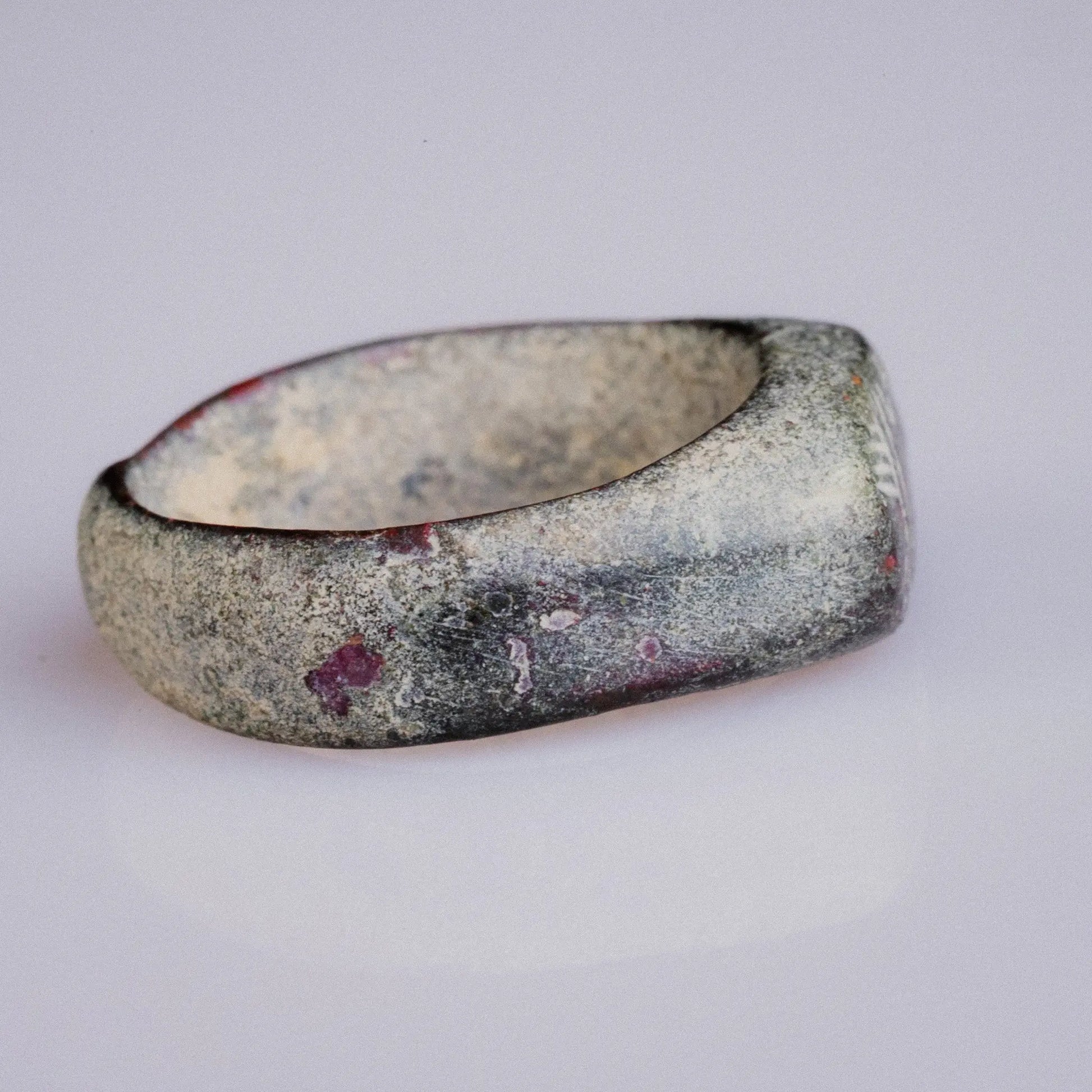 Late Roman Bronze Ring with Radiating Motif – “Solinus” (3rd–5th CE) – EU 49 / US 5 Aurora Antiqua