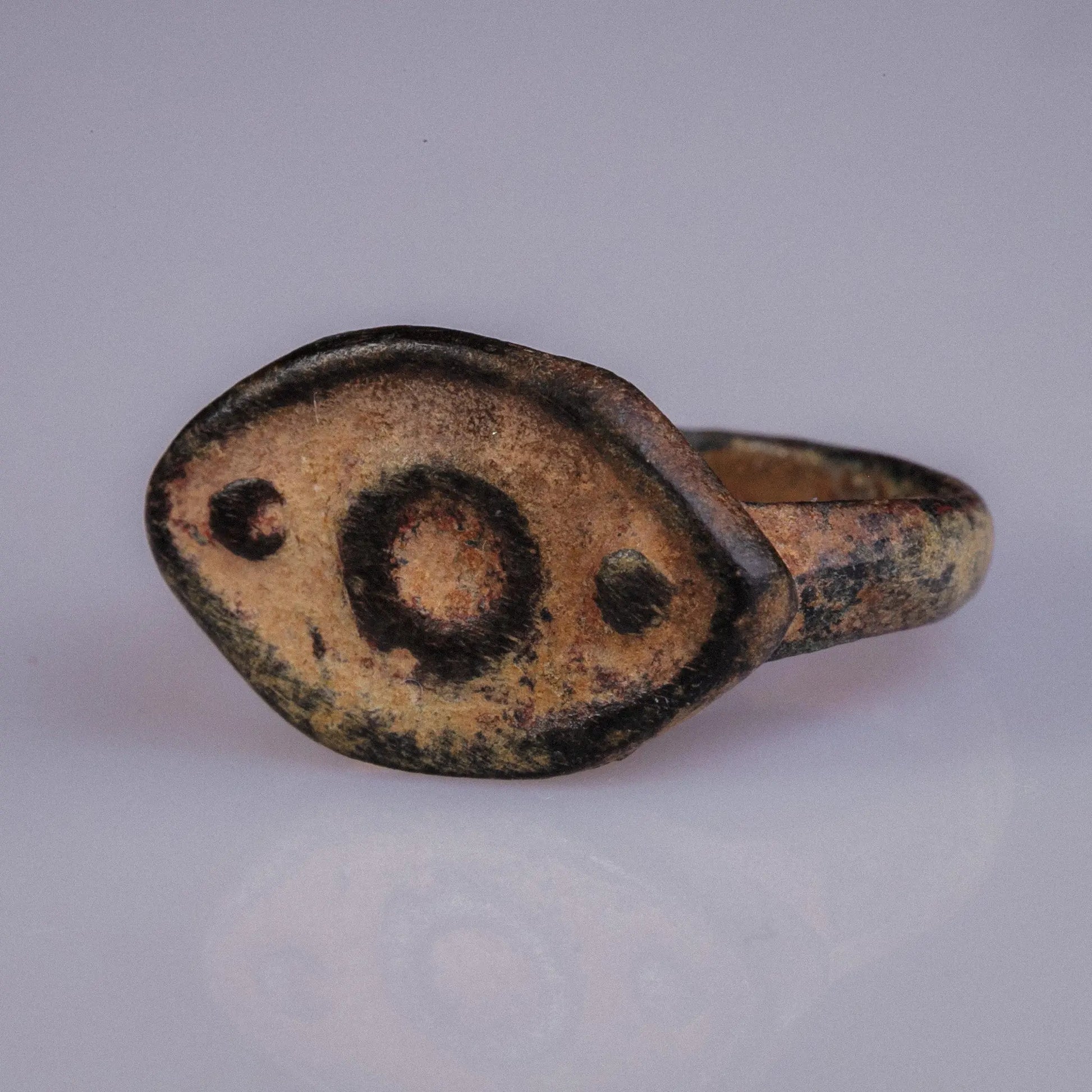 Late Roman Bronze Ring with Apotropaic Eye Motif – “Tutela” (3rd–4th CE) – EU 51 / US 5.75 Aurora Antiqua