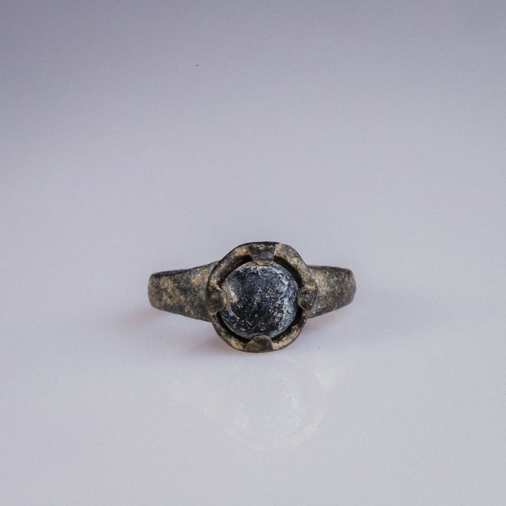 Medieval Bronze Ring with Glass Cabochon – “Oculus” (12th–14th CE) – EU 50 / US 5.25 Aurora Antiqua