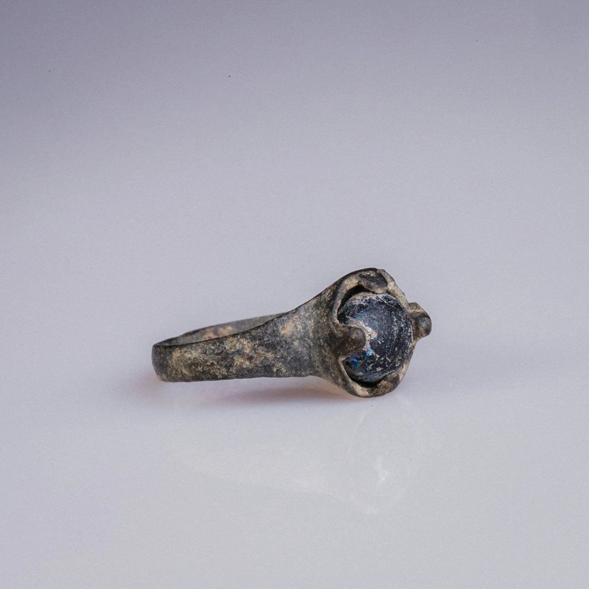 Medieval Bronze Ring with Glass Cabochon – “Oculus” (12th–14th CE) – EU 50 / US 5.25 Aurora Antiqua